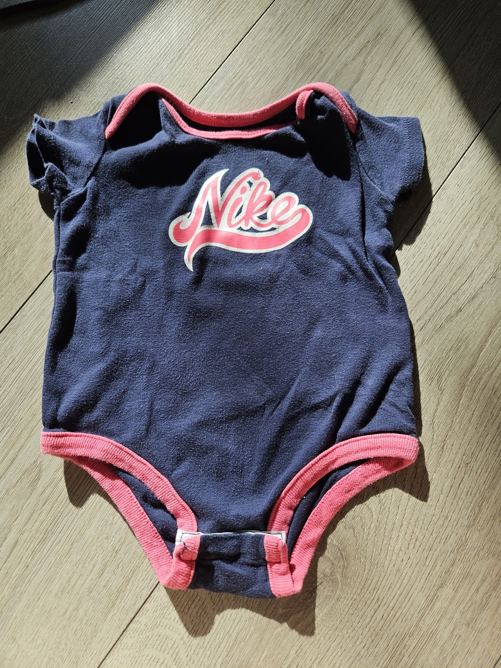 Nike Baby Girl Navy Pink Script Logo Bodysuit Onesie 3-6M🩷